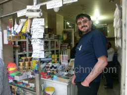 PICT7580 drogista v drogerii.jpg